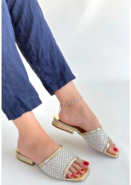 Ortu Gold Cilt Işlemeli Terlik