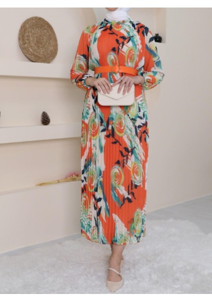 Turuncu Desenli Pileli Kemerli Uzun Kollu Şifon Boydan Elbise