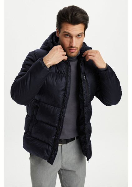 İçi Astarlı Su ve Rüzgar Geçirmez Cepli Kapüşonlu Erkek Mont