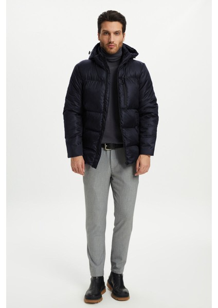 İçi Astarlı Su ve Rüzgar Geçirmez Cepli Kapüşonlu Erkek Mont fırsatları