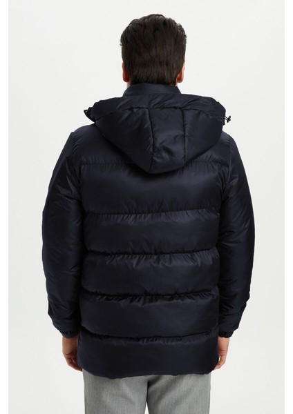 İçi Astarlı Su ve Rüzgar Geçirmez Cepli Kapüşonlu Erkek Mont indirimleri