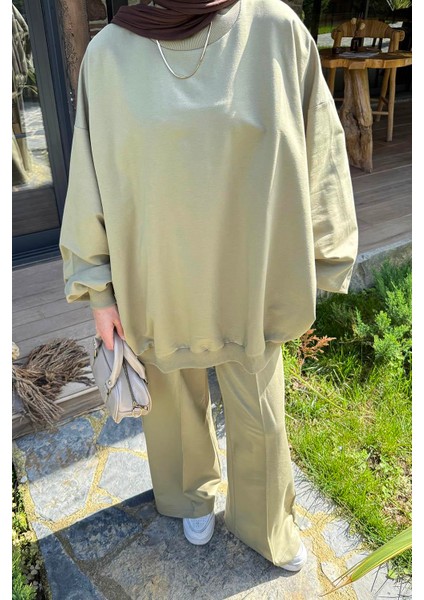 Kapşonlu Pantolonlu Ikili Tesettür Takım Çağla Yeşili modelleri