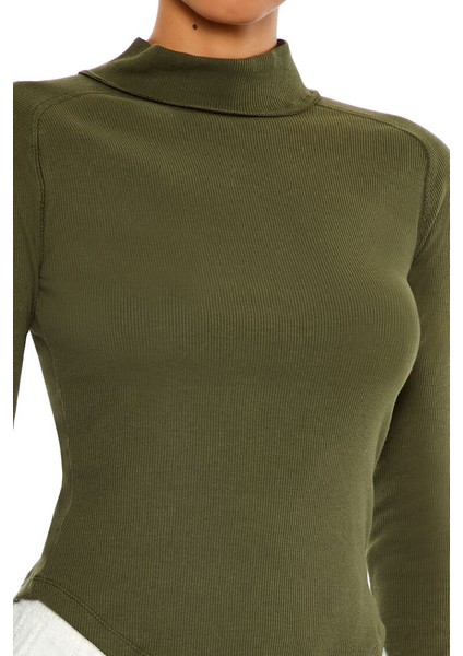 Yüksek Yaka Uzun Kollu Tişört indirimleri