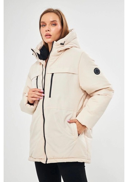 İçi Astarlı Su ve Rüzgar Geçirmez Cepli Kapüşonlu Kadın Mont fiyatları