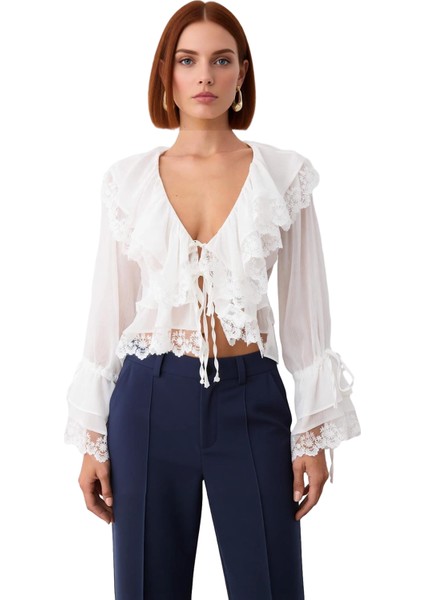 Kadın V Yaka Dantel Detaylı Fırfırlı Bluz Yazlık Şıklık ve Konfor Kaliteli Şık Rahat Modern fiyatları