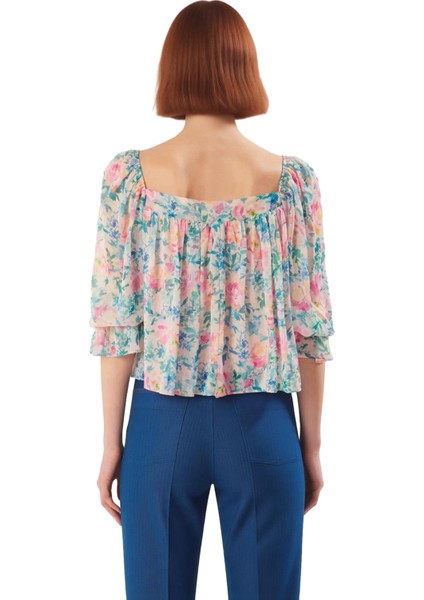 Yazlık Kadın Çiçekli Şifon Bluz Kare Yaka ve Balon Kol Detayları Kaliteli Şık Rahat Modern fiyatları