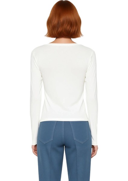 Kadın V Yaka Uzun Kollu Vücuda Oturan Örme Üst Konforlu ve Şık Kaliteli Şık Rahat Modern Zarif modelleri