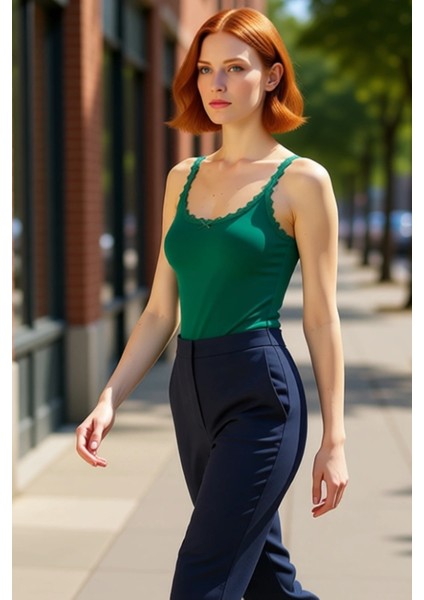 Nefes Alan Pamuklu Bluz Dantel Detay Fitted Kalıp Kolsuz Şık Görünüm modelleri