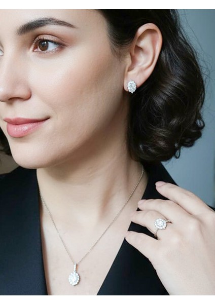 Kadın 925 Ayar Gümüş Oval Zirkon Taşlı Takı Set