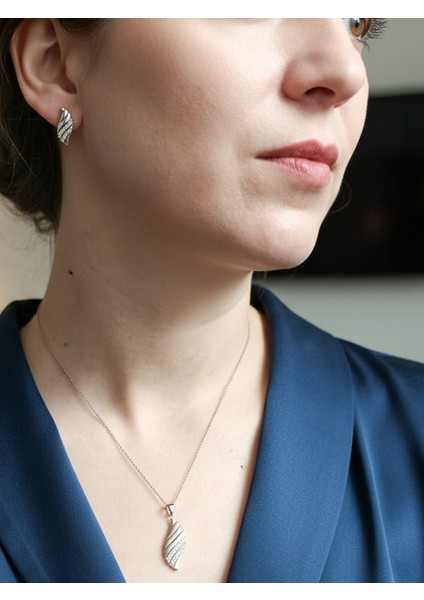 Kadın 925 Ayar Gümüş Yaprak Modeli zirkon Taşlı Takım