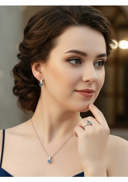 Kadın 925 Ayar Gümüş Lacivert Tek Taşlı Seti Takı