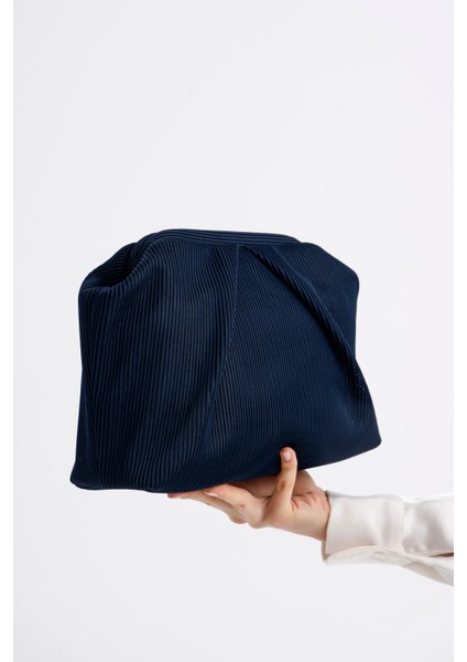 Kadın Lacivert Piliseli Clutch El Çantası