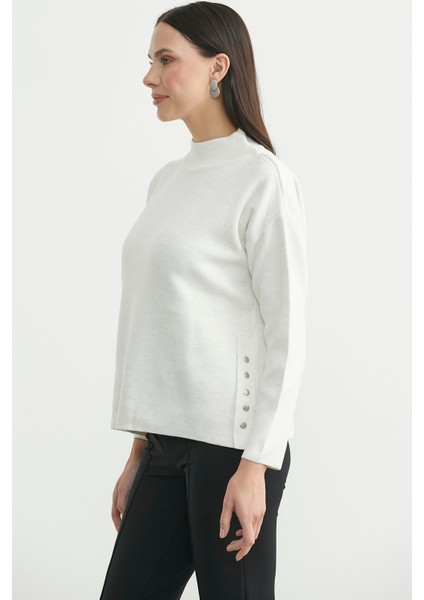 Oversize Dik Yaka Triko Kazak - Kemik fırsatları