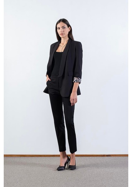 Orsilda Şal Yakada Gül Detaylı Ceket Siyah fiyatları