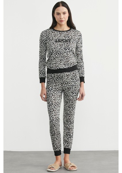 Leopar Desenli Pijama Takım - Ekru modelleri