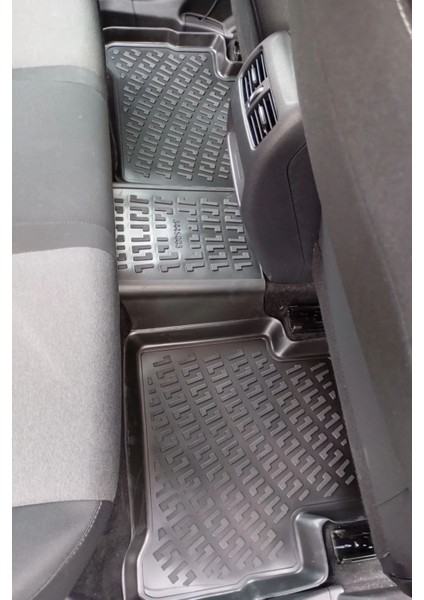 Nissan Qashqai Benzinli 2022-2025 Arası Havuzlu Paspas