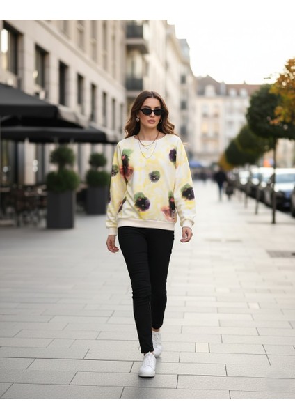 Kadın Krem Baskılı Bisiklet Yaka Sweatshirt – %100 Pamuk 3 Iplik Şardonsuz Rahat Kalıp