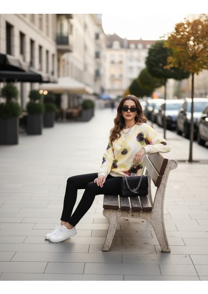 Kadın Krem Baskılı Bisiklet Yaka Sweatshirt – %100 Pamuk 3 Iplik Şardonsuz Rahat Kalıp fiyatları