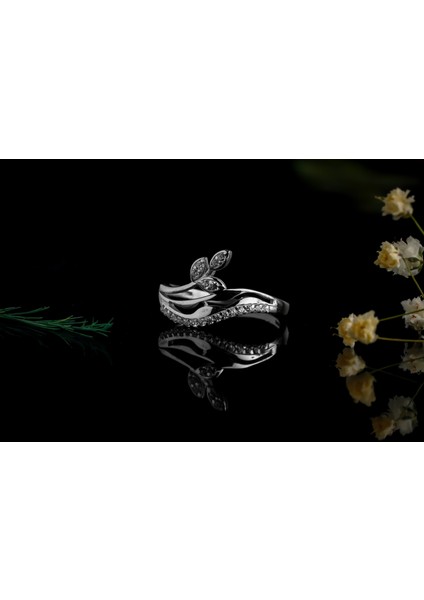 Yaprak Işıltısı Yüzük