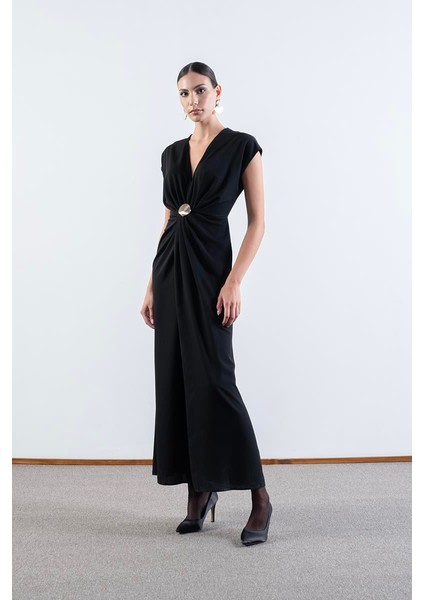 Ovaldes V Yaka Pileli Anvelop Belde Aksesuar Detaylı Elbise Siyah