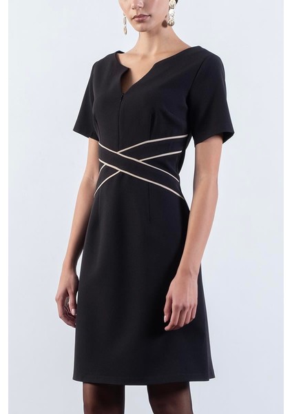 Danella Önü V Yakasız Beli Çapraz Biye Detaylı Elbise Siyah fırsatları
