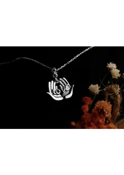 Ellerimde Aşk Kolye