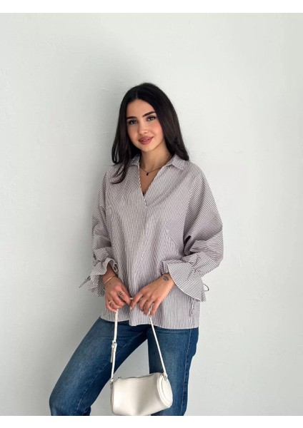 Kadın Arkası Asimetrik Yırtmaç Kesim Detaylı Cizgili Bluz Gömlek - Gri fırsatları