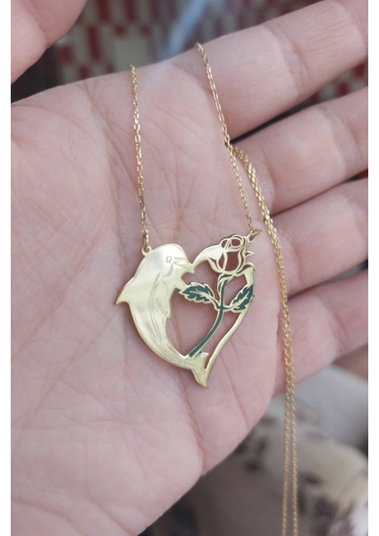 925 Ayar Gümüş 24 Ayar Altın Kaplama Balık ve Gül Figürlü Kalp Kolye