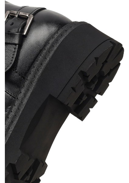 Kadın Siyah Fermuarlı Kalın Tabanlı Deri Bot 25WFD185318