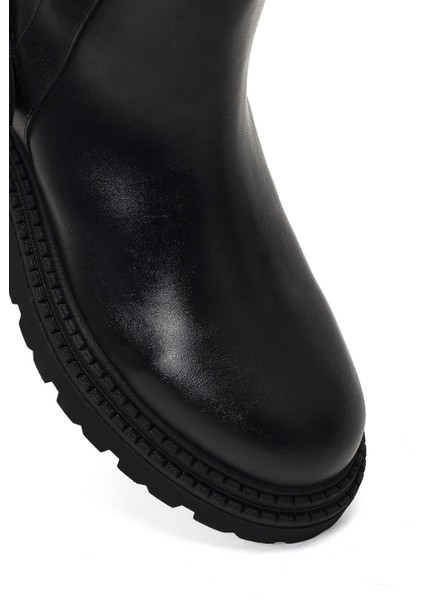 Kadın Siyah Fermuarlı Kalın Tabanlı Deri Bot 25WFD185318