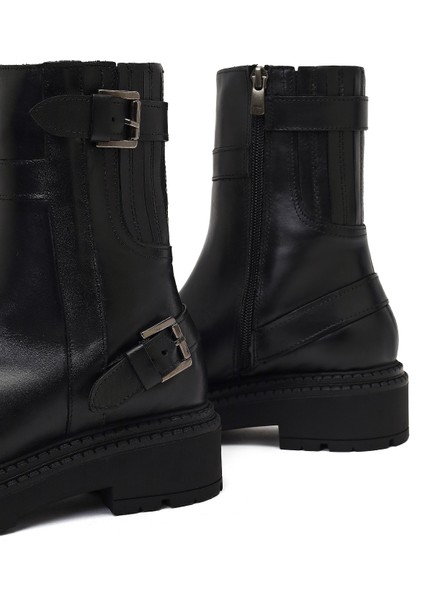 Kadın Siyah Fermuarlı Kalın Tabanlı Deri Bot 25WFD185318