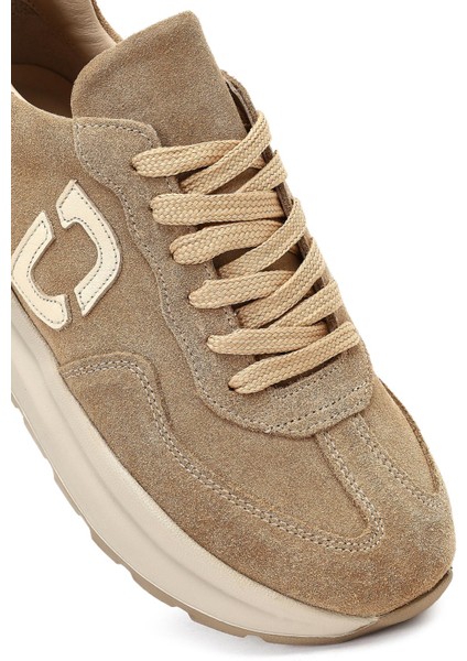 Kadın Bej Bağcıklı Kalın Tabanlı Süet Deri Sneaker 25AFD221110