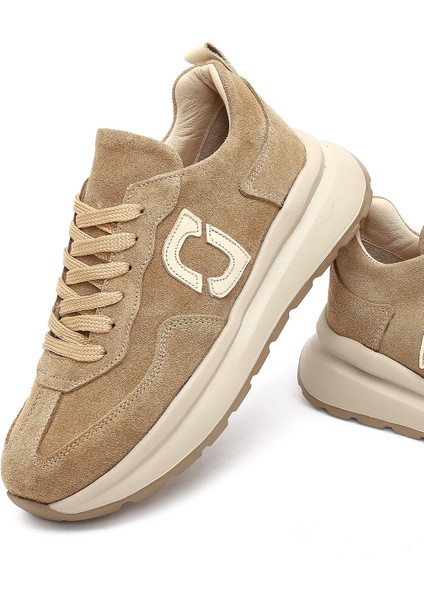 Kadın Bej Bağcıklı Kalın Tabanlı Süet Deri Sneaker 25AFD221110