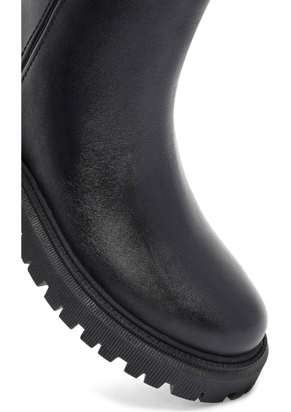 Kadın Siyah Fermuarlı Kalın Tabanlı Deri Bot 25WFD414018