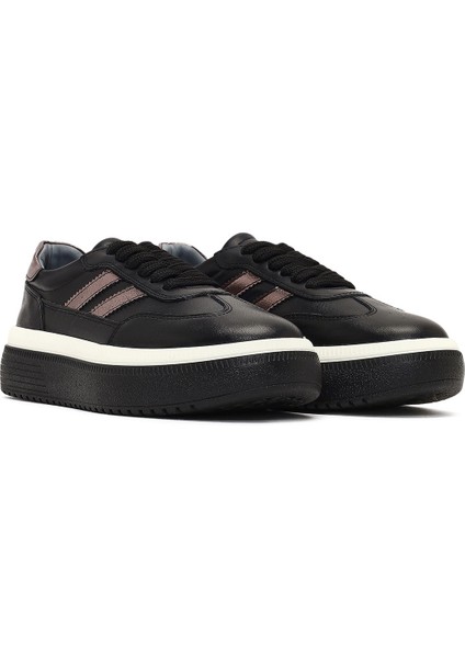 Kadın Siyah Bağcıklı Kalın Tabanlı Deri Sneaker 25AFD512614 modelleri