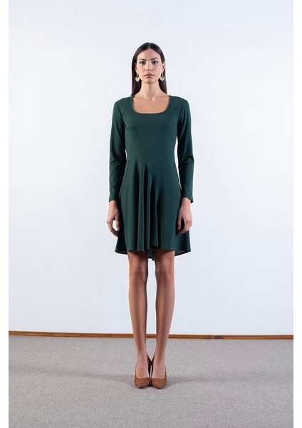 Eckert U Yaka Yanı Volanlı Elbise Zümrüt