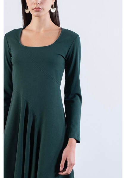 Eckert U Yaka Yanı Volanlı Elbise Zümrüt fırsatları