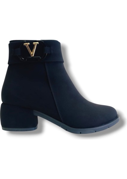 550-26 Yağlı Deri Anatomik V Toka Kalın Topuk Kadın Bot fiyatları