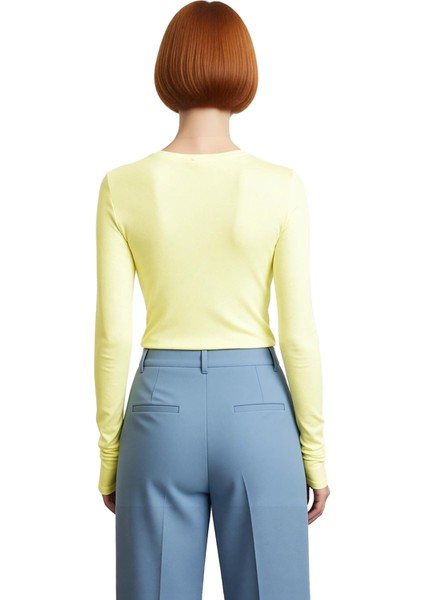 Kadın Regular Bisiklet Yaka Slim Kalıp Örme Viskon Yumuşak Kumaşlı Parmak Geçme Detaylı Esnek Bluz modelleri