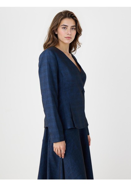 Lacivert Dar Kesim Ekose Desenli Dokuma Ceket fırsatları