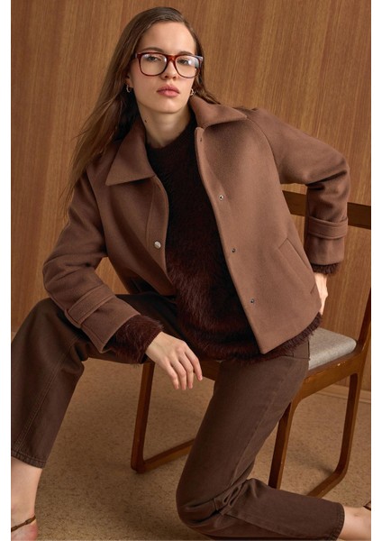 Çıt Çıt Kapamalı Pat Detaylı Kısa Kaban A.KAHVE 3163