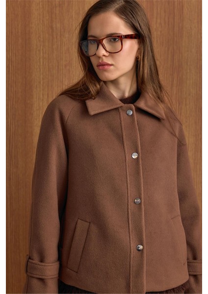 Çıt Çıt Kapamalı Pat Detaylı Kısa Kaban A.KAHVE 3163