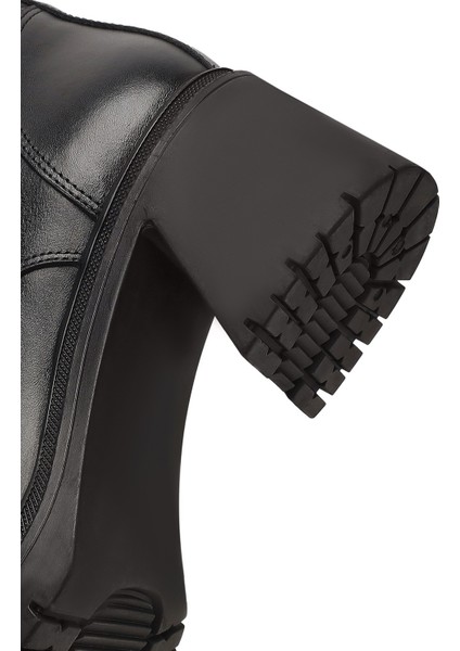 Kadın Siyah Fermuarlı Kalın Topuklu Deri Postal Bot 25WFD230618