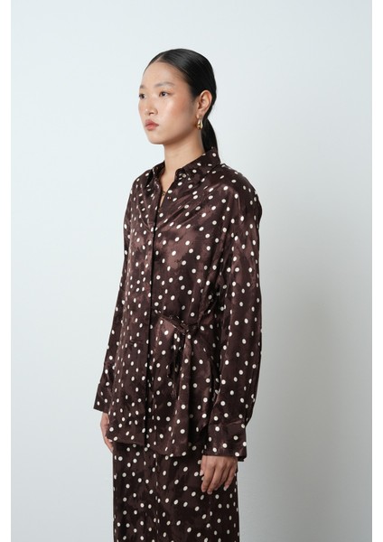 Kadın Yandan Bağlamalı Puantiye Desenli Kahverengi Gömlek fiyatları