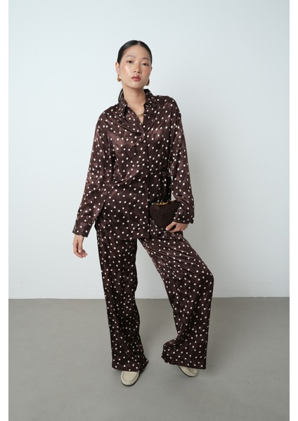 Kadın Yandan Bağlamalı Puantiye Desenli Kahverengi Gömlek modelleri