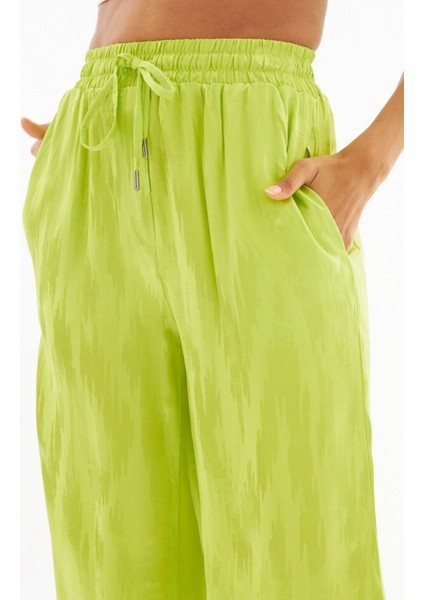 Jakarlı Kumaş Desenli Rahat Kalıp Pantolon fiyatları