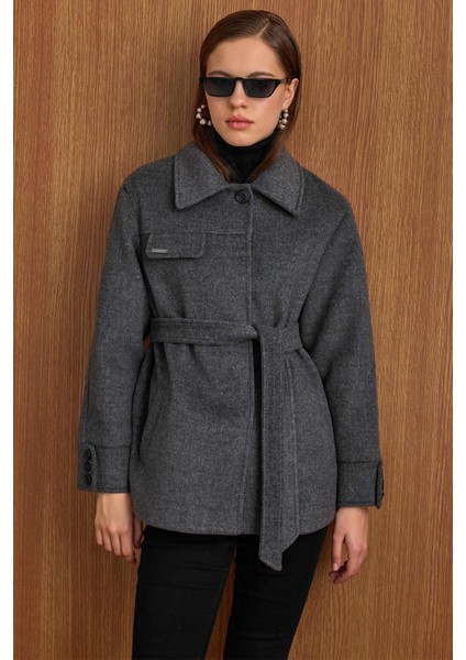 Gömlek Yaka Kuşak Detaylı Oversize Kısa Kaban KOYU GRİ 3155