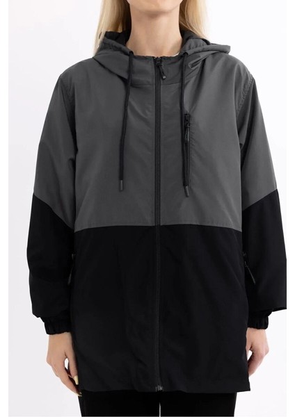 İçi Astarlı Su ve Rüzgar Geçirmez Cepli Kadın Yağmurluk fırsatları