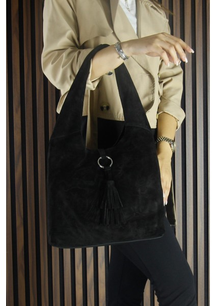 Siyah Hakiki Dana Süet Püsküllü Manyetik Kapaklı Orta Boy Günlük Omuz Çantası