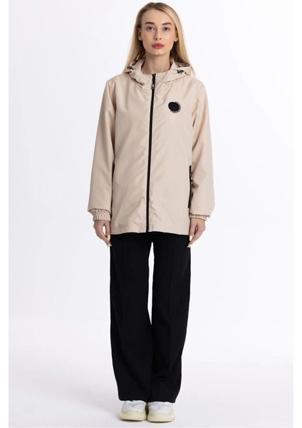 İçi Astarlı Su ve Rüzgar Geçirmez Cepli Kadın Yağmurluk modelleri